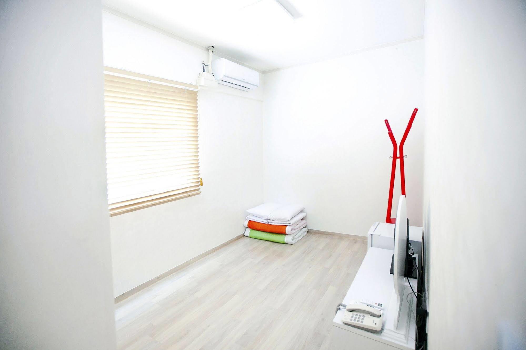 Ari House Guest house 2*